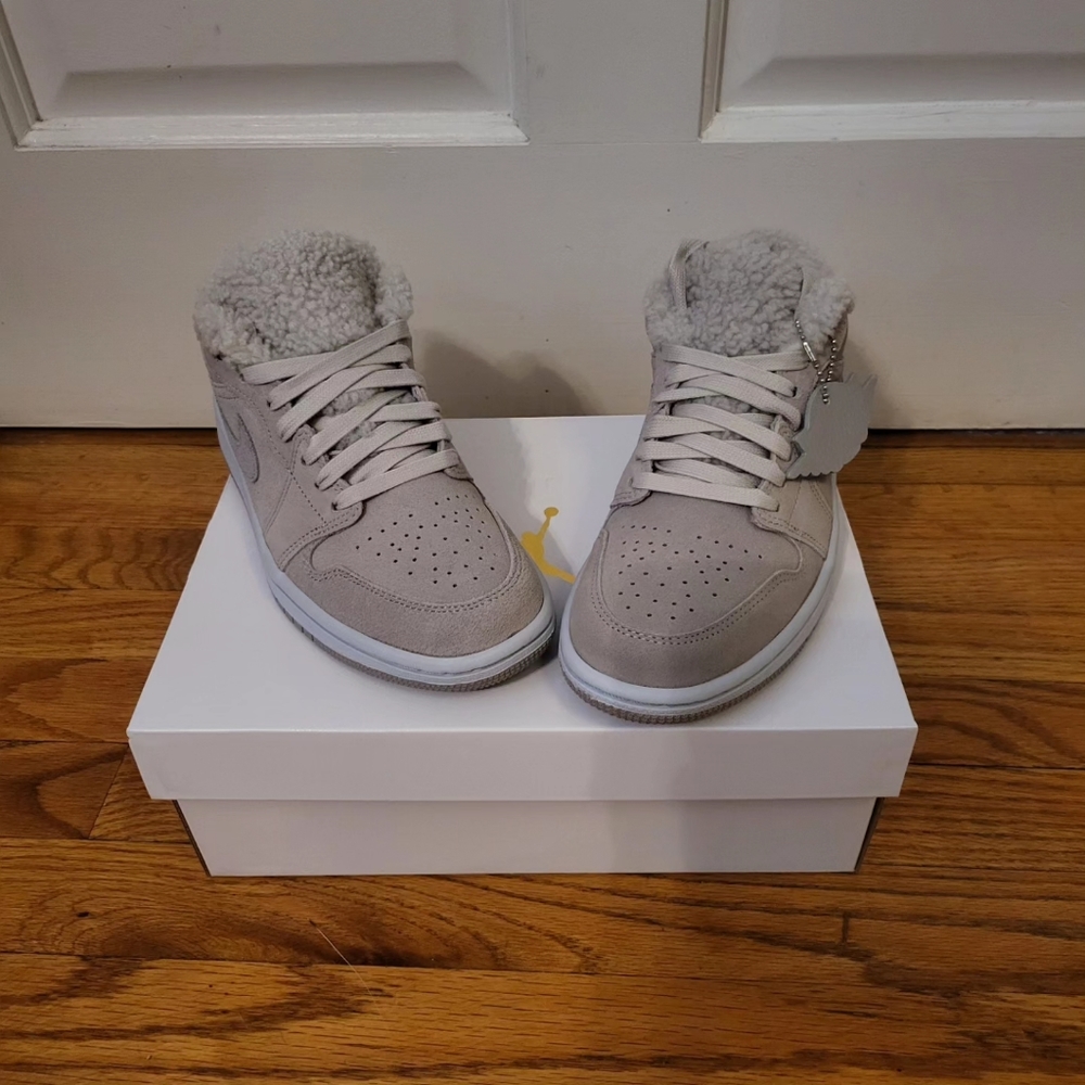 Jordan 1 Low - Sherpa Fleece